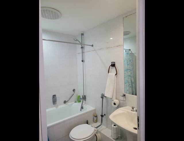 2 BEDROOM APARTMENT FOR SALE IN UMHLANGA CENTRAL